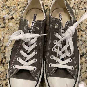 Size 7 chuck taylor shoes